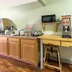 Super 8 By Wyndham Janesville 