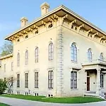 Super 8 By Wyndham Janesville 