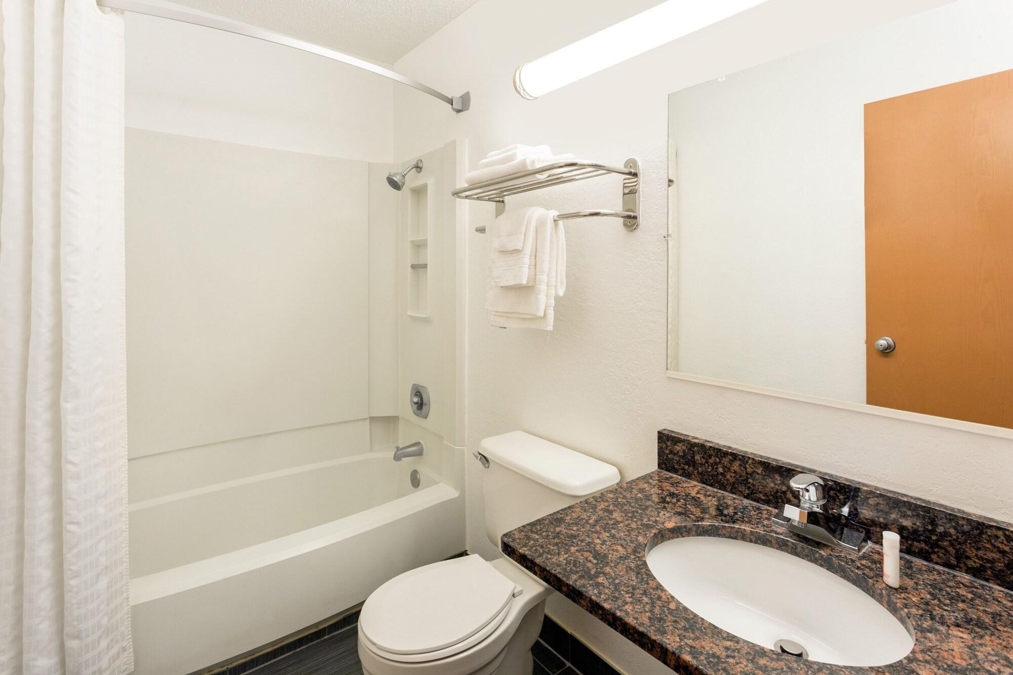 Super 8 By Wyndham Motel 2*