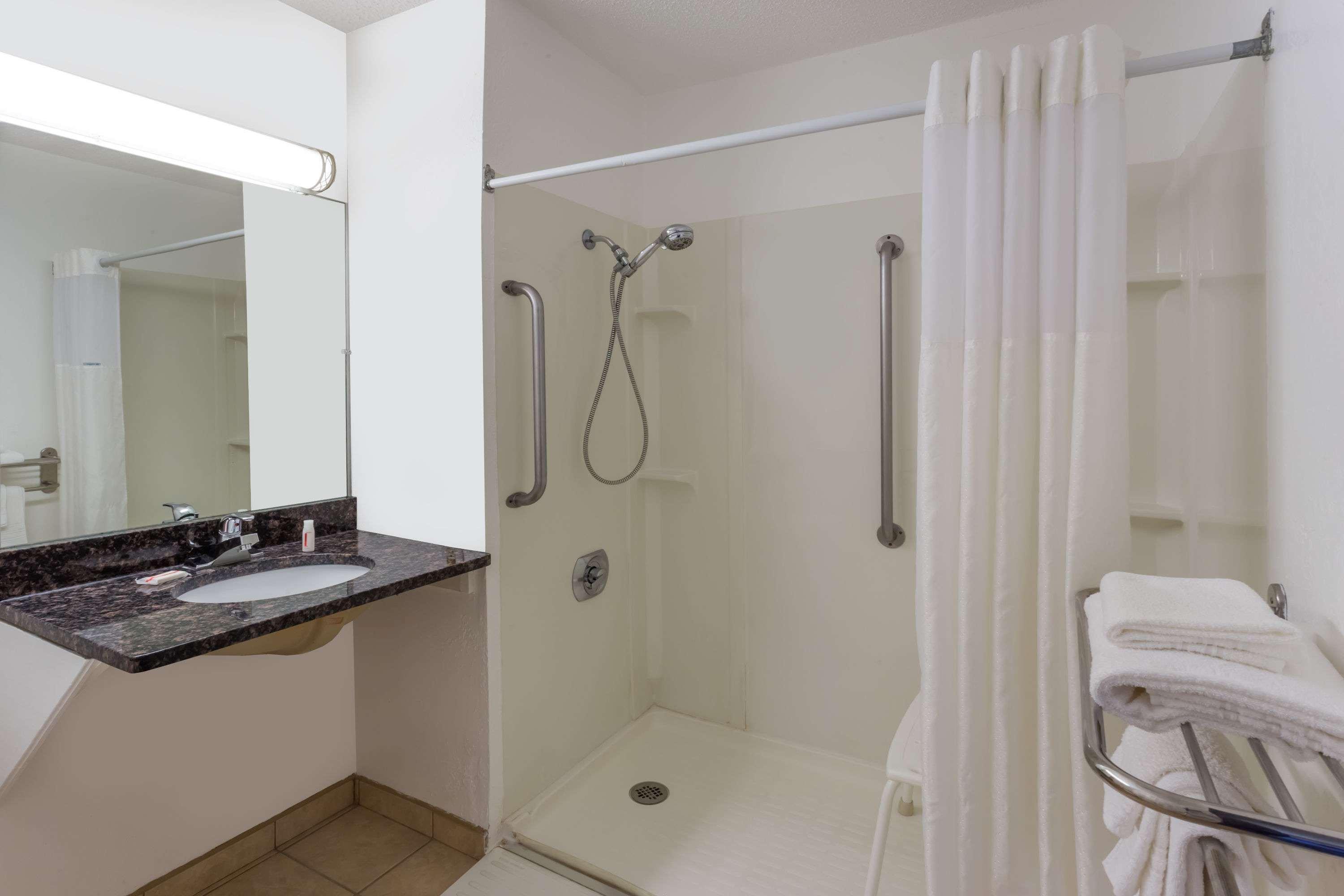 Super 8 By Wyndham Motel 2*