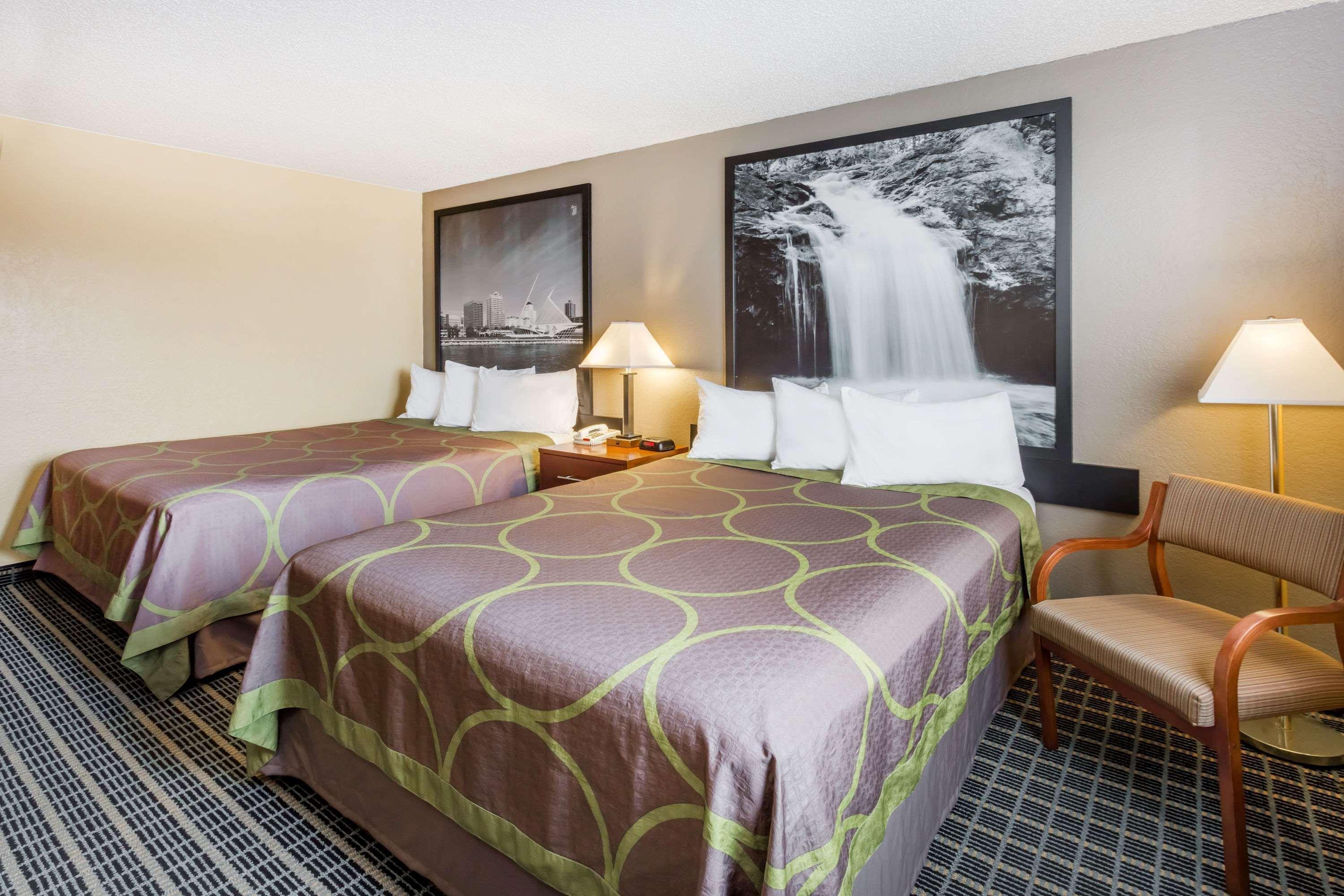 Super 8 By Wyndham Motel 2*