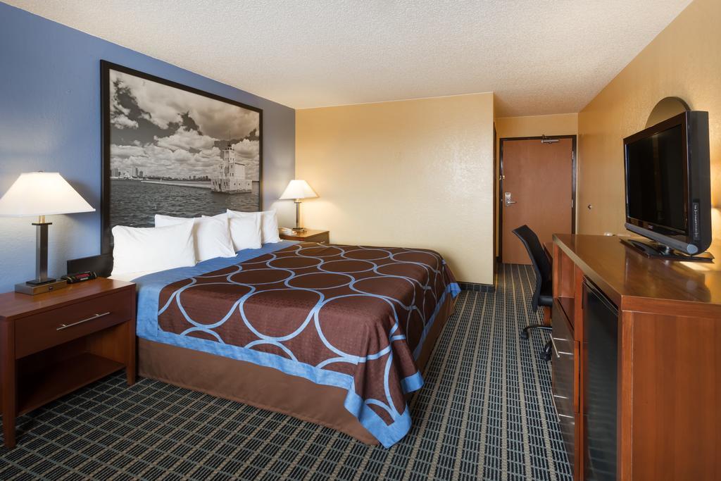 Super 8 By Wyndham Motel