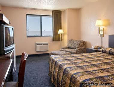 Super 8 By Wyndham Motel