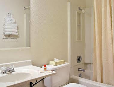 Motel Super 8 By Wyndham 2*